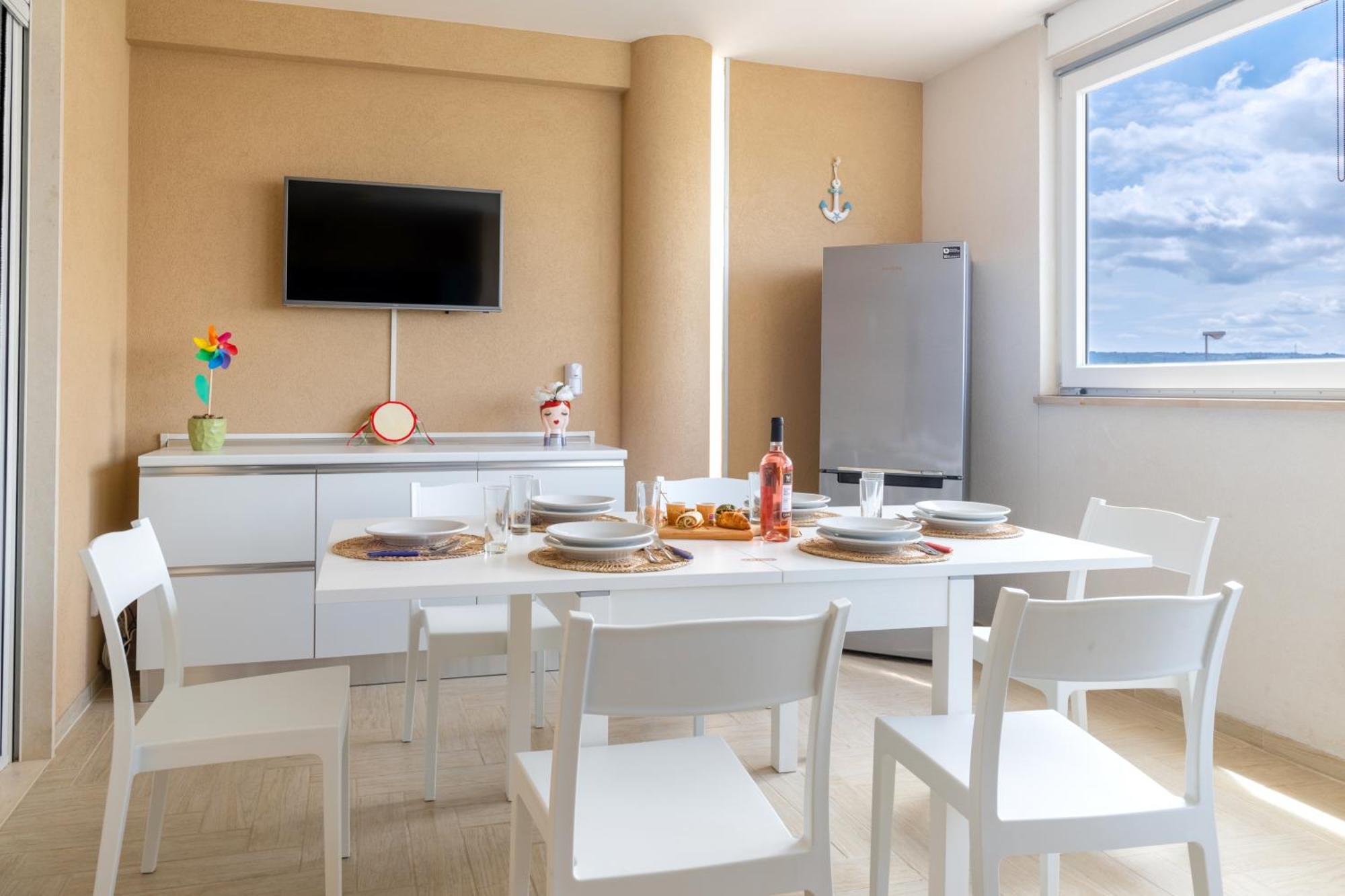 Monopoli Favolosa - Spacious 100Mq Apt. W/ Parking Exterior photo
